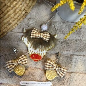 Fall Embrace- handmade cards freshie W. Vent clips